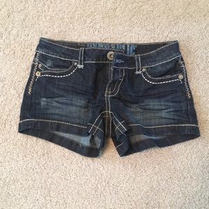 Hydraulic jean shorts